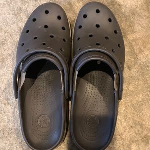 Crocs women’s brow in size 11